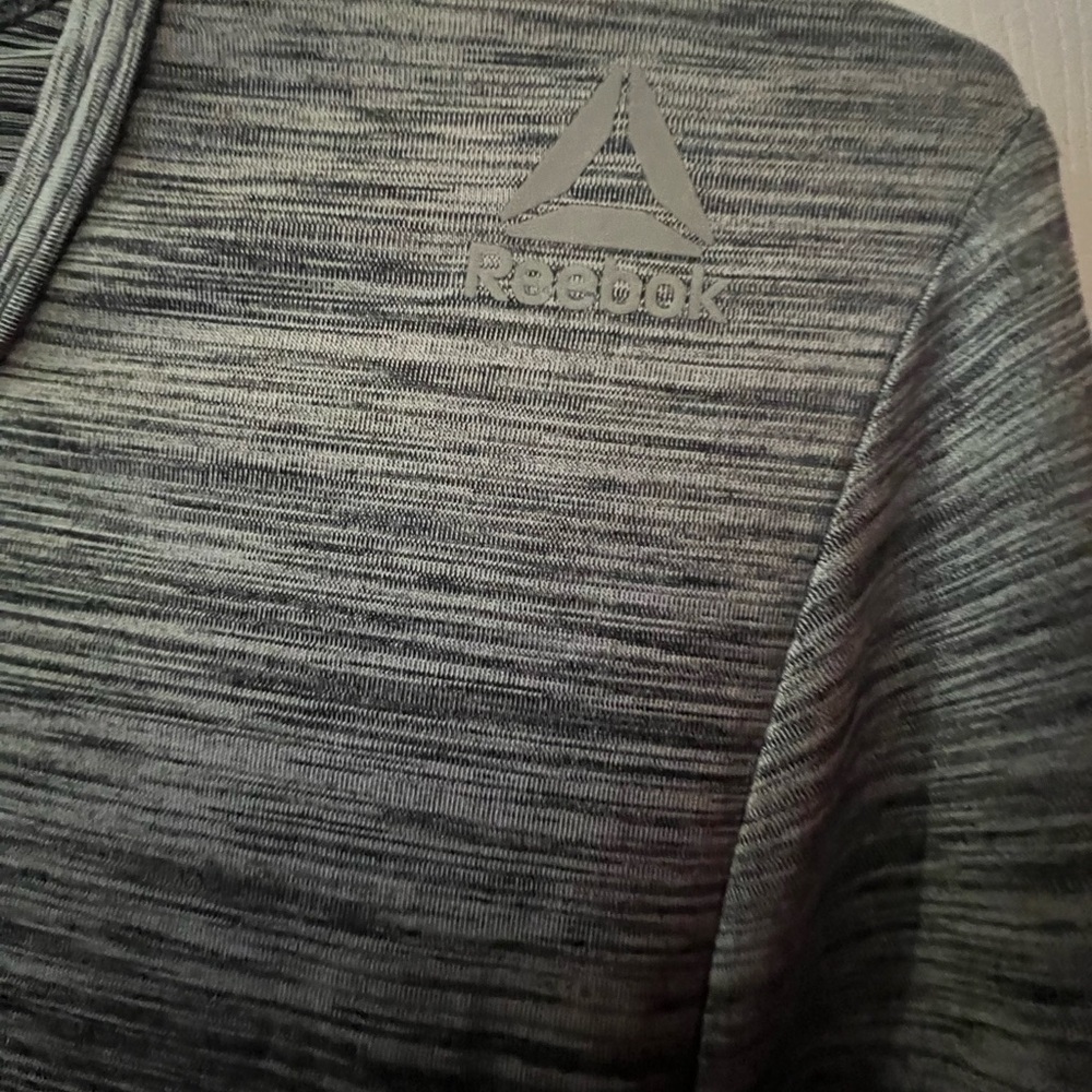 Reebok Workout Top - Picture 3 of 4